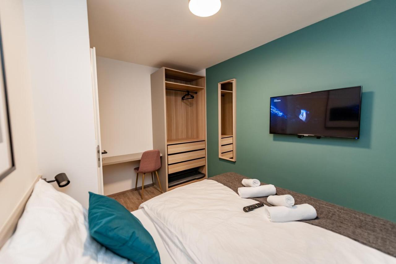 Apartments 4U: Kampus Upstairs Hradec Králové מראה חיצוני תמונה