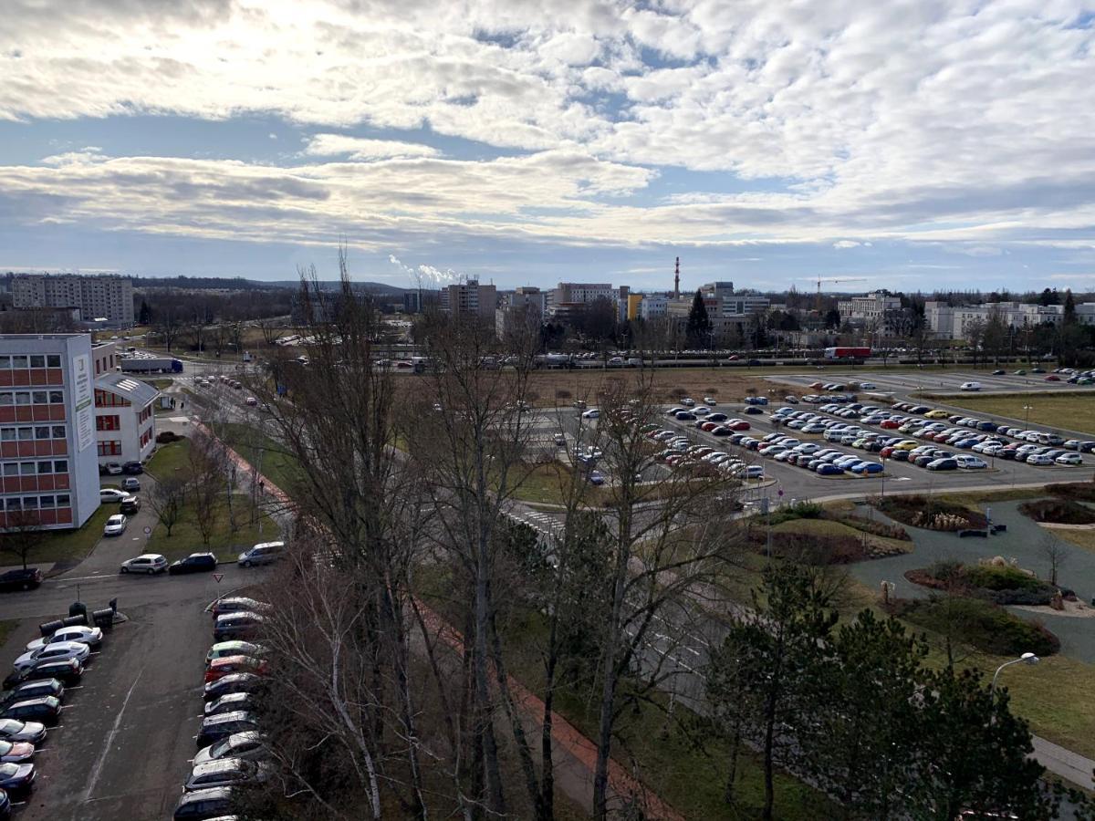 Apartments 4U: Kampus Upstairs Hradec Králové מראה חיצוני תמונה